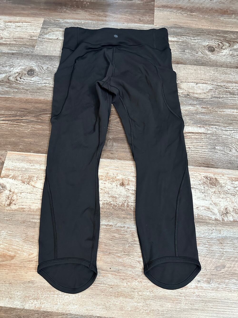 Athleta Women's Stealth Cropped Compression Leggings in black size Med EUC